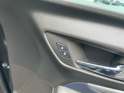Used 2022 Chevrolet Bolt EUV LT w/ Convenience Package FWD image 51