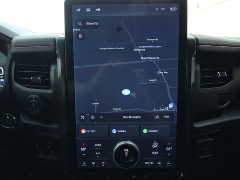 Used 2023 Ford Expedition Max Limited image 14