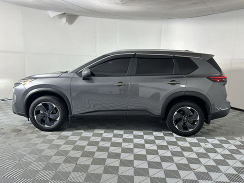 Certified 2025 Nissan Rogue SV w/ SV Premium Package FWD image 5