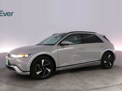 Used 2025 Hyundai Ioniq 5 Limited RWD image 18