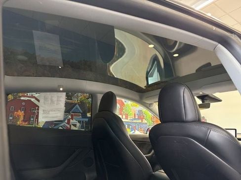 Used 2021 Tesla Model Y Long Range image 47