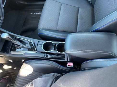 Used 2018 Toyota Corolla SE FWD image 14