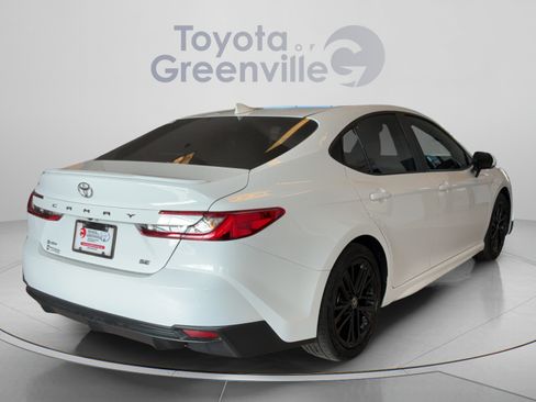 Used 2025 Toyota Camry SE FWD image 6