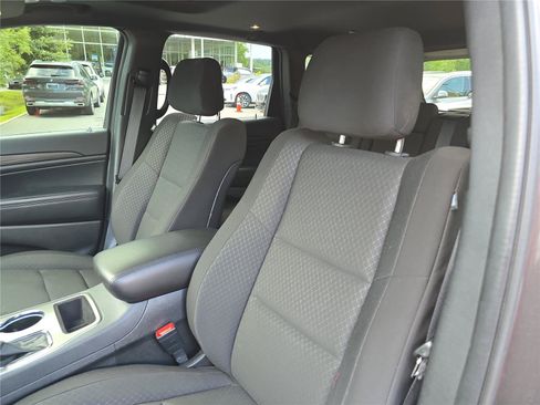 Used 2021 Jeep Grand Cherokee Laredo RWD image 20