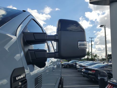 New 2026 Ford F250 Lariat w/ Black Appearance Package image 5