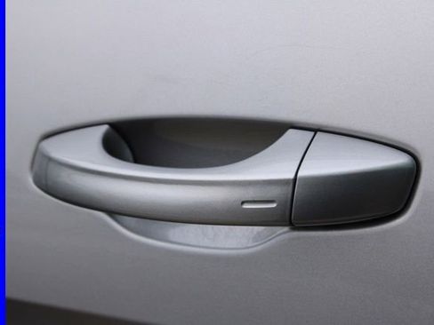 Used 2022 Volkswagen Atlas Cross Sport SE w/ Panoramic Sunroof Package image 16