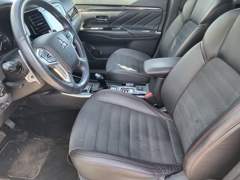 Used 2022 Mitsubishi Outlander LE AWD/4WD image 14