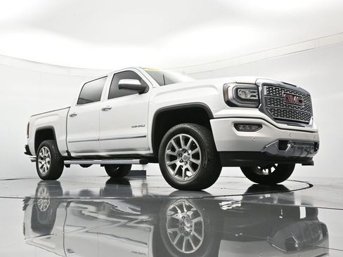 Used 2018 GMC Sierra 1500 Denali image 40