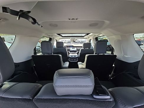 New 2025 Ford Expedition Active image 56