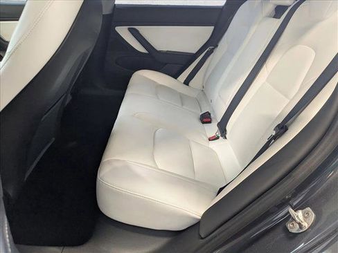 Used 2021 Tesla Model 3 Standard Range Plus image 18