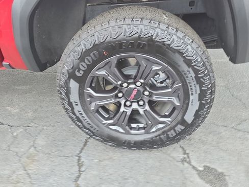 Used 2025 GMC Canyon Elevation w/ Convenience Package image 32