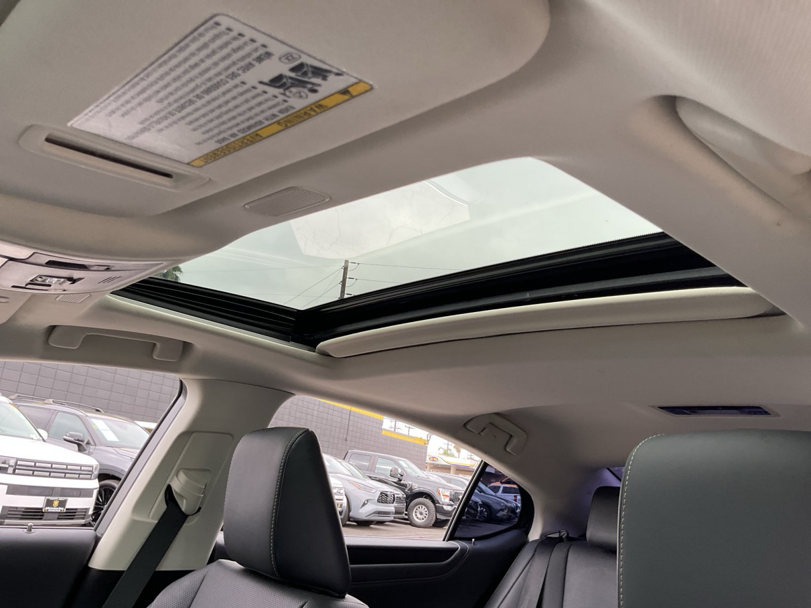 Used 2024 Lexus ES 300h w/ Premium Package FWD image 28