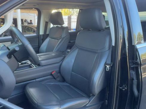 Used 2025 Ford Expedition Active RWD image 11