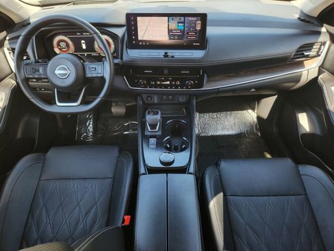 Certified 2024 Nissan Rogue Platinum w/ Platinum Premium Package image 11