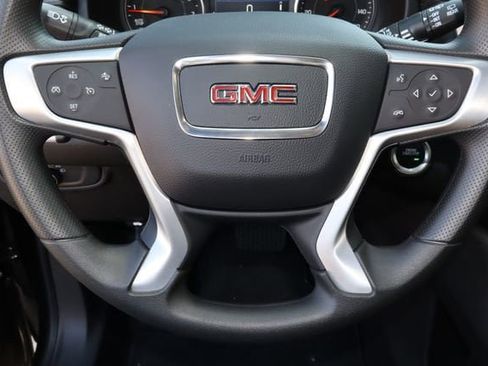 Used 2024 GMC Terrain SLE w/ Driver Convenience Package FWD image 11
