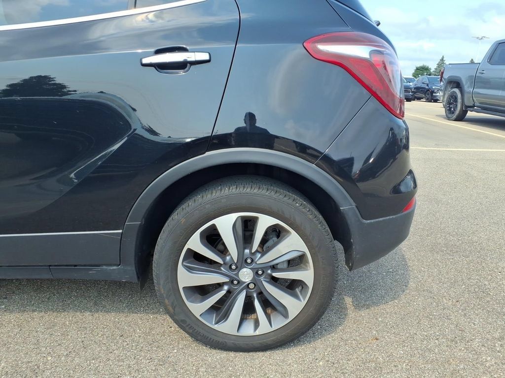 Used 2022 Buick Encore Preferred w/ Safety Package AWD/4WD image 21