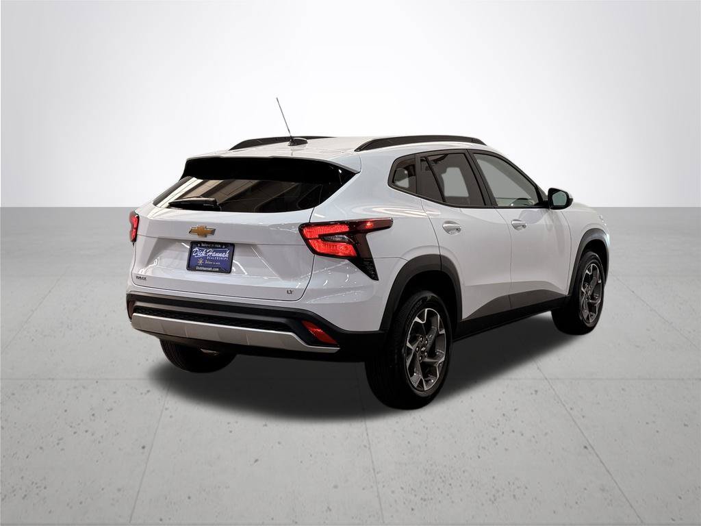 Certified 2026 Chevrolet Trax LT w/ Driver Confidence Package FWD image 9