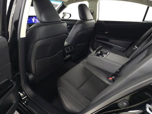 Certified 2025 Lexus ES 350 w/ Premium Package image 18