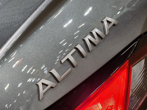Used 2023 Nissan Altima 2.5 SV FWD image 25
