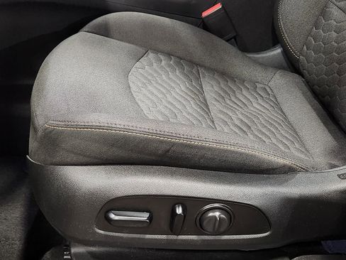 Used 2020 Chevrolet Equinox LT image 44