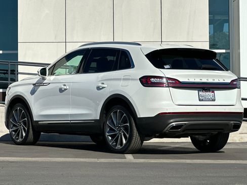 Used 2023 Lincoln Nautilus Reserve w/ Equipment Group 202A image 5