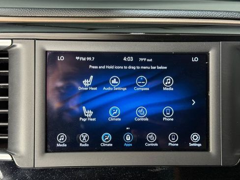 Used 2018 Chrysler Pacifica Touring-L FWD image 33