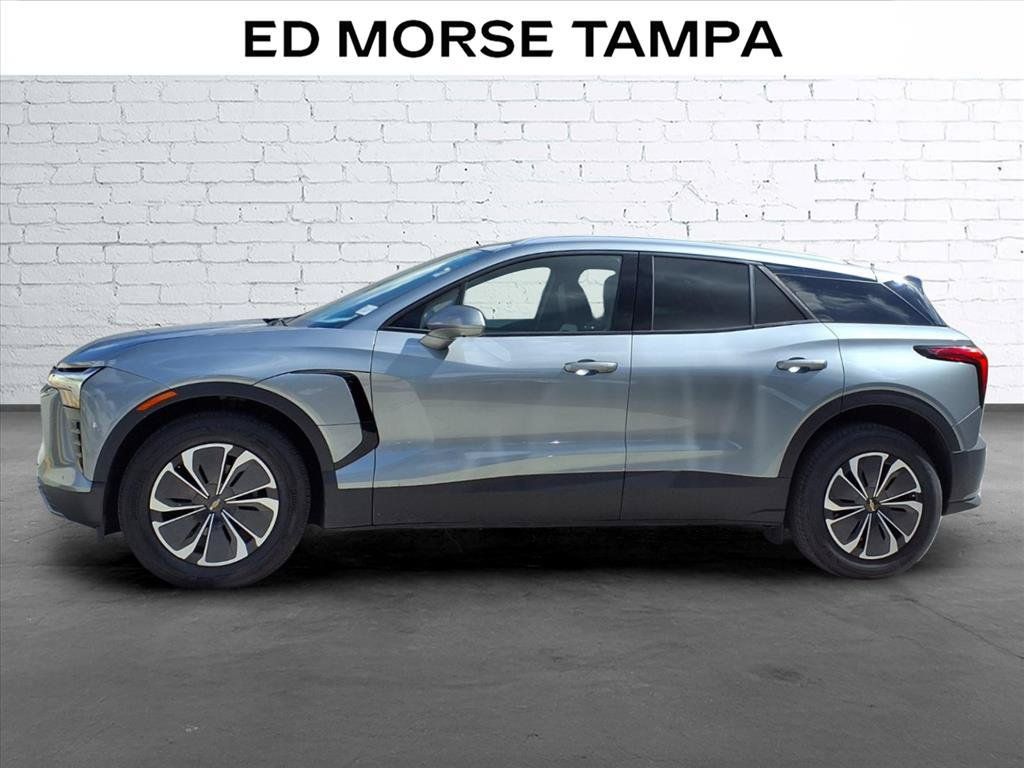 Used 2024 Chevrolet Blazer EV LT AWD/4WD image 2
