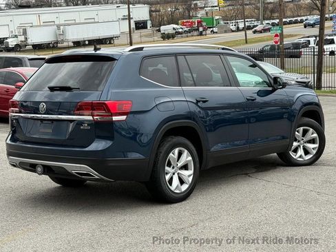 Used 2019 Volkswagen Atlas SE w/ Towing Package image 2