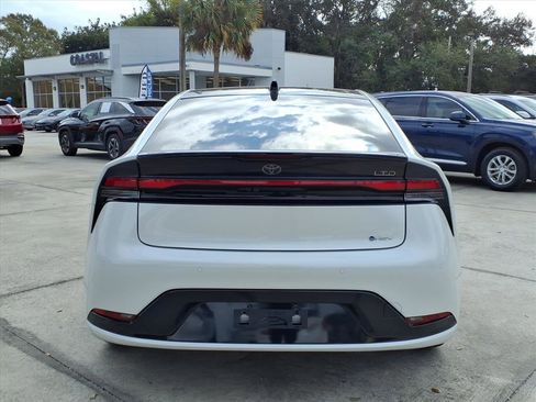 Used 2024 Toyota Prius Limited w/ Limited Premium Package image 6