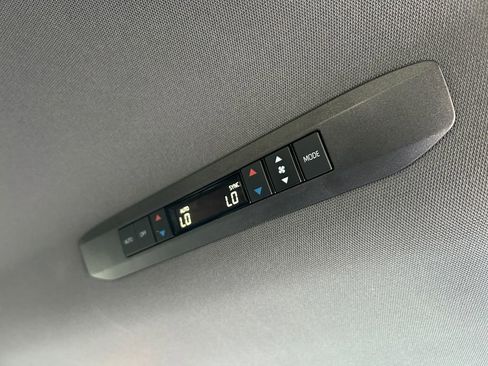 Used 2021 Toyota Sienna XSE w/ XSE Plus Package FWD image 37