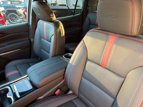 New 2027 Chevrolet Traverse RS w/ LPO, Floor Liner Package FWD image 6