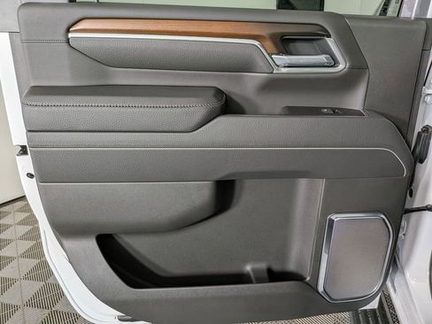 New 2025 GMC Sierra 3500 Denali w/ Denali Reserve Package image 31