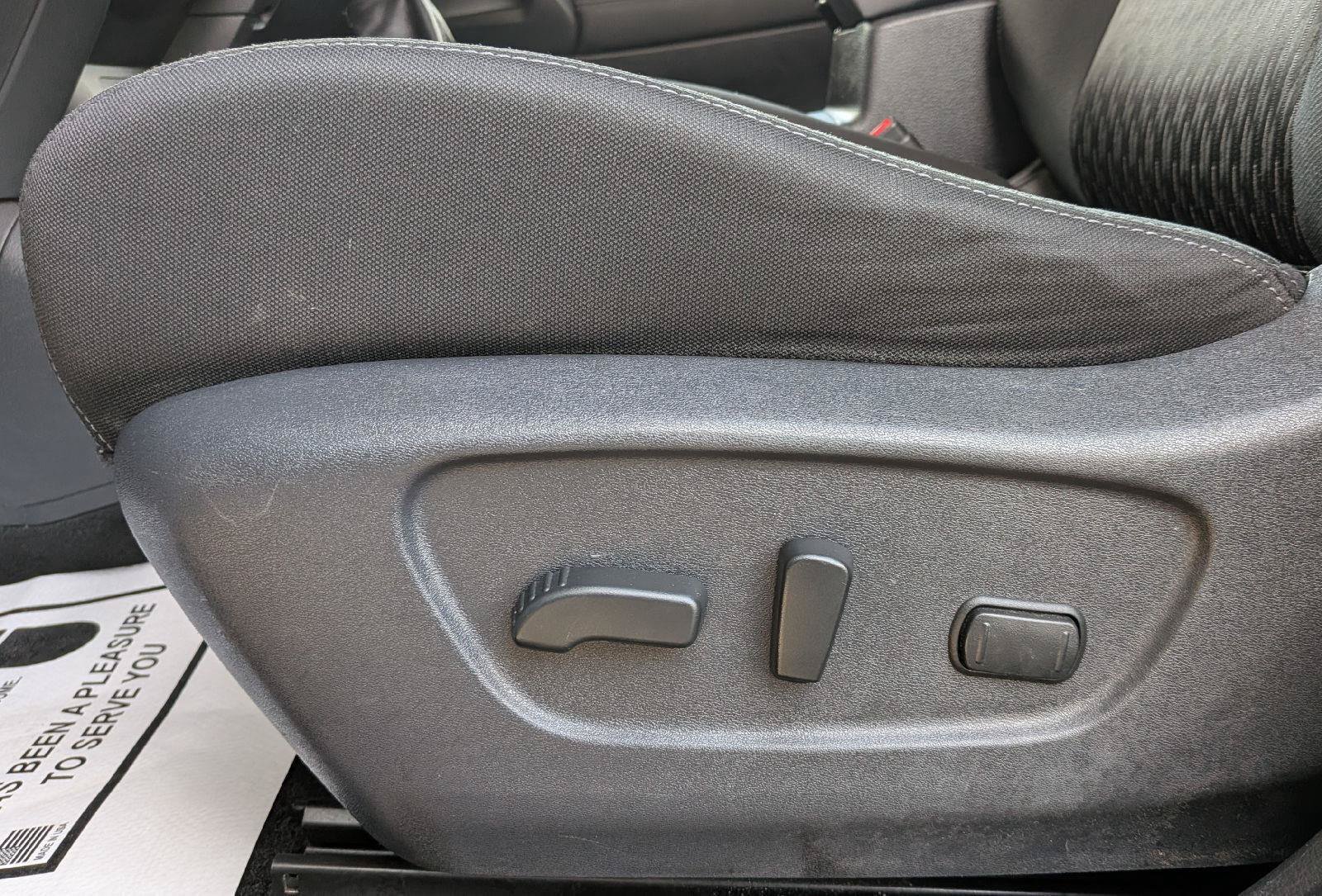 Used 2020 Nissan Rogue SV AWD/4WD image 15
