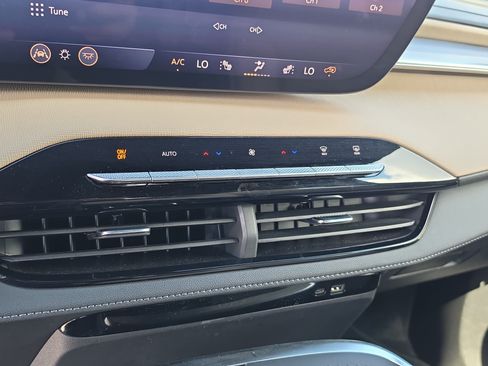 Certified 2026 Buick Enclave Preferred FWD image 27