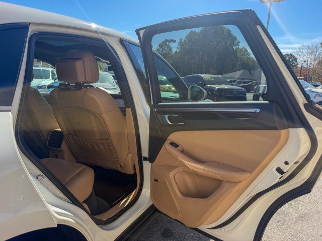Used 2020 Porsche Macan AWD/4WD image 19