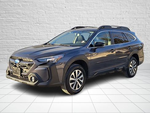 Used 2024 Subaru Outback Premium image 3