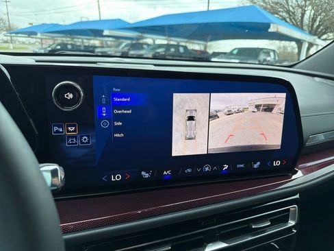 Used 2024 Chevrolet Traverse Z71 w/ Enhanced Driving Package image 15