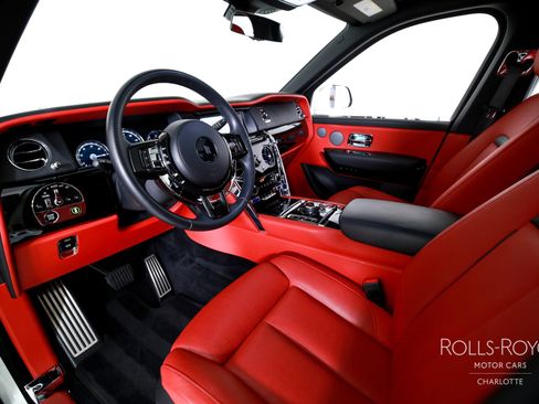 Used 2020 Rolls-Royce Cullinan image 4