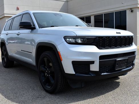 Used 2023 Jeep Grand Cherokee L Laredo AWD/4WD image 7