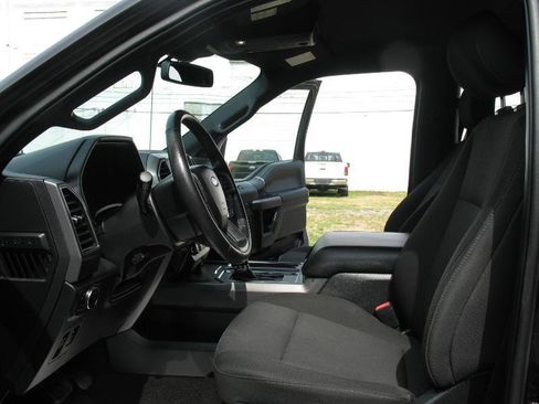 Used 2020 Ford F150 XLT w/ Equipment Group 302A Luxury AWD/4WD image 19