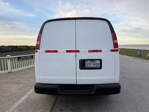 Used 2013 Chevrolet Express 2500 image 6