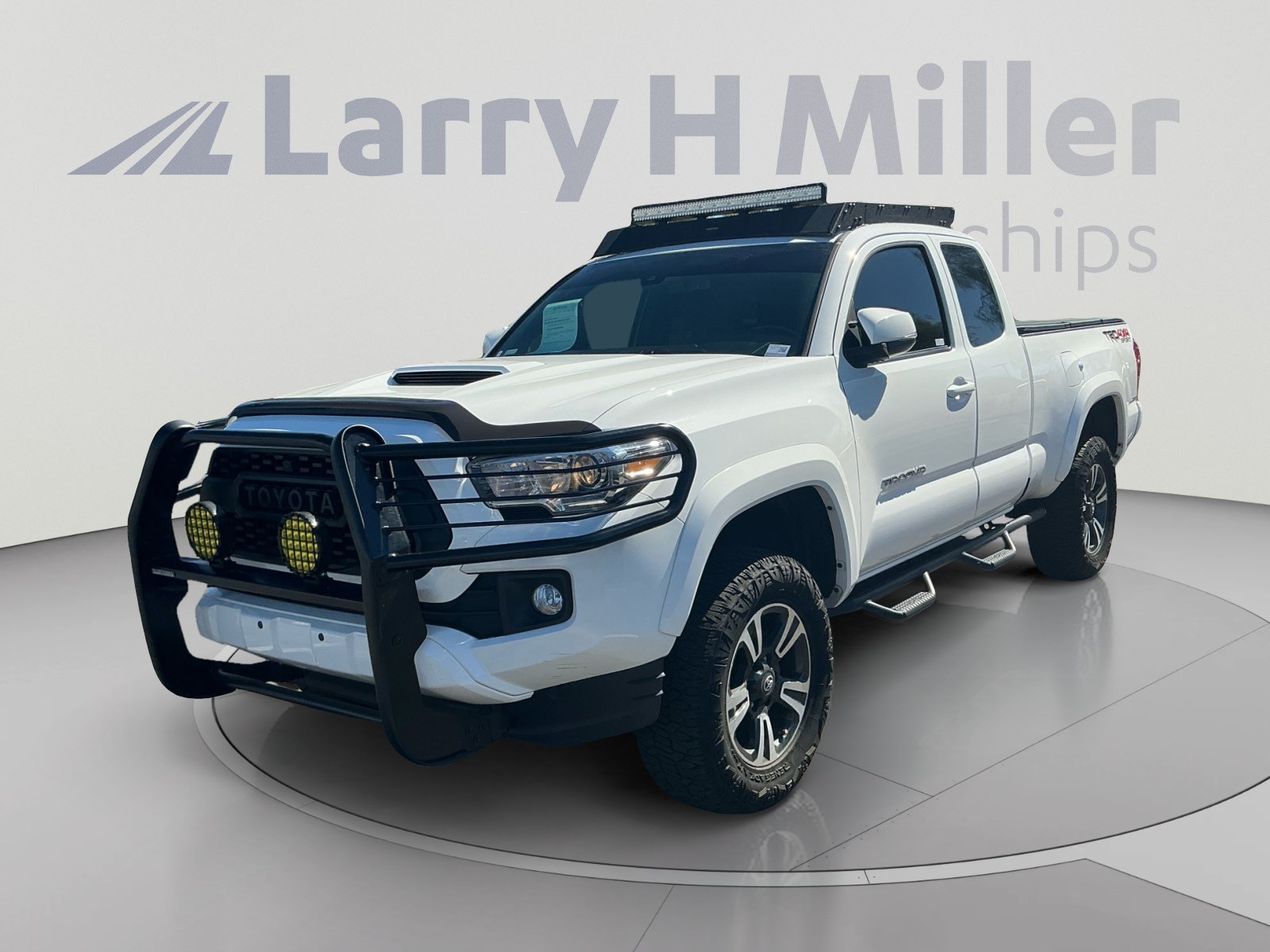 Certified 2019 Toyota Tacoma TRD Sport AWD/4WD image 1
