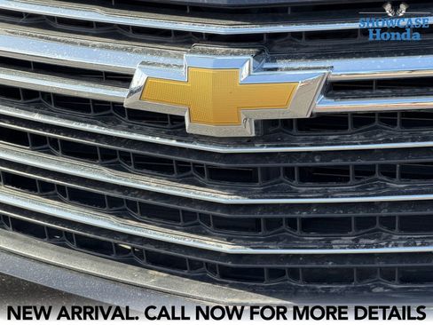 Used 2022 Chevrolet Traverse LT FWD image 13