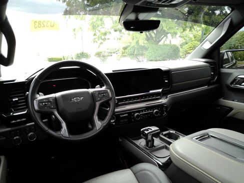 Certified 2022 Chevrolet Silverado 1500 ZR2 w/ Technology Package AWD/4WD image 9