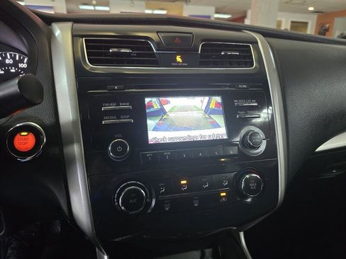 Used 2015 Nissan Altima 2.5 S w/ Special Edition Package FWD image 19