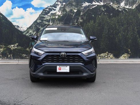 Used 2024 Toyota RAV4 XLE AWD/4WD image 5