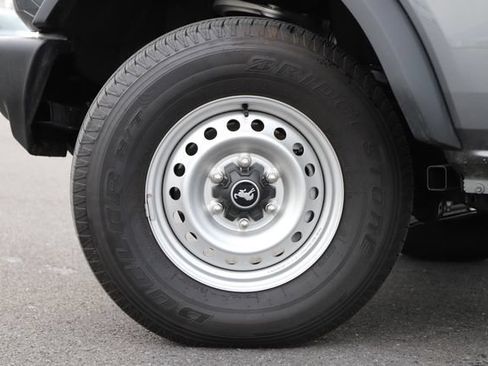 Used 2025 Ford Bronco 4-Door AWD/4WD image 2