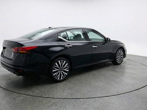 Used 2025 Nissan Altima 2.5 SV image 7