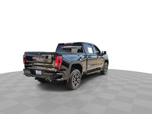 Used 2023 GMC Sierra 1500 AT4 w/ AT4 Premium Package AWD/4WD image 9