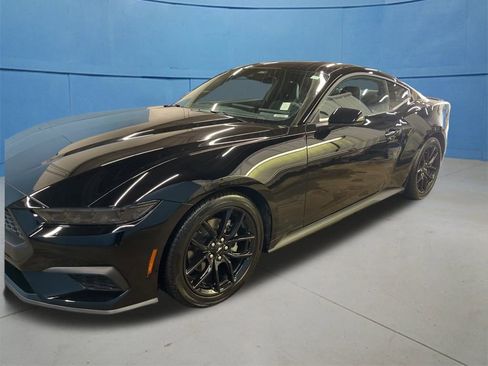 Used 2025 Ford Mustang Coupe image 5